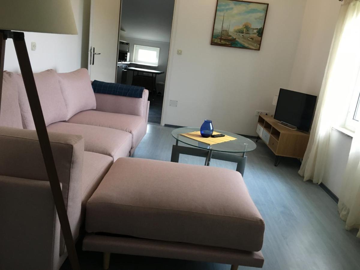 Apartments Mikelic Kampor Eksteriør bilde