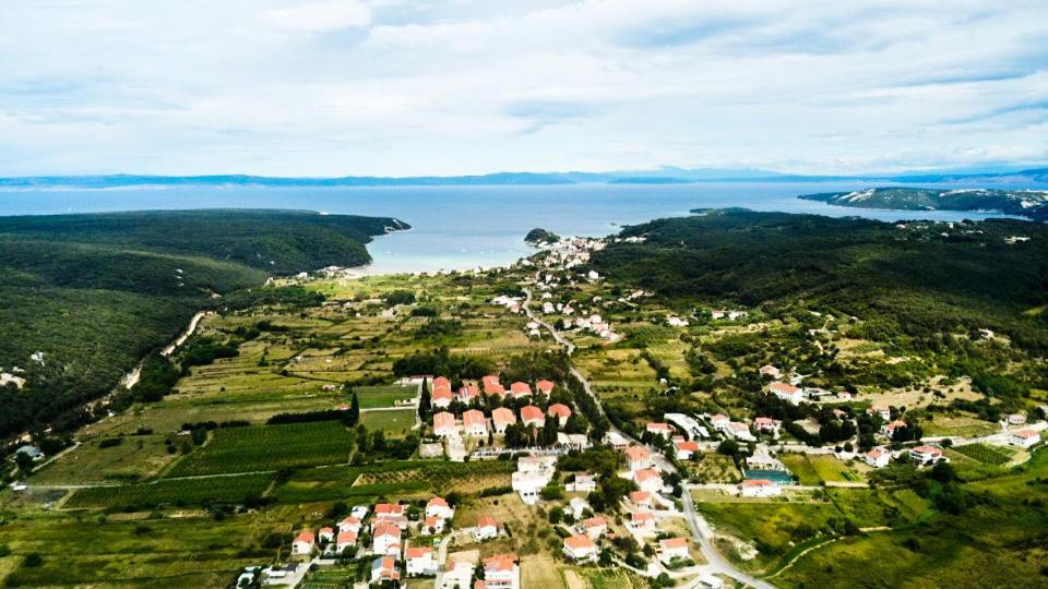Apartments Mikelic Kampor Eksteriør bilde